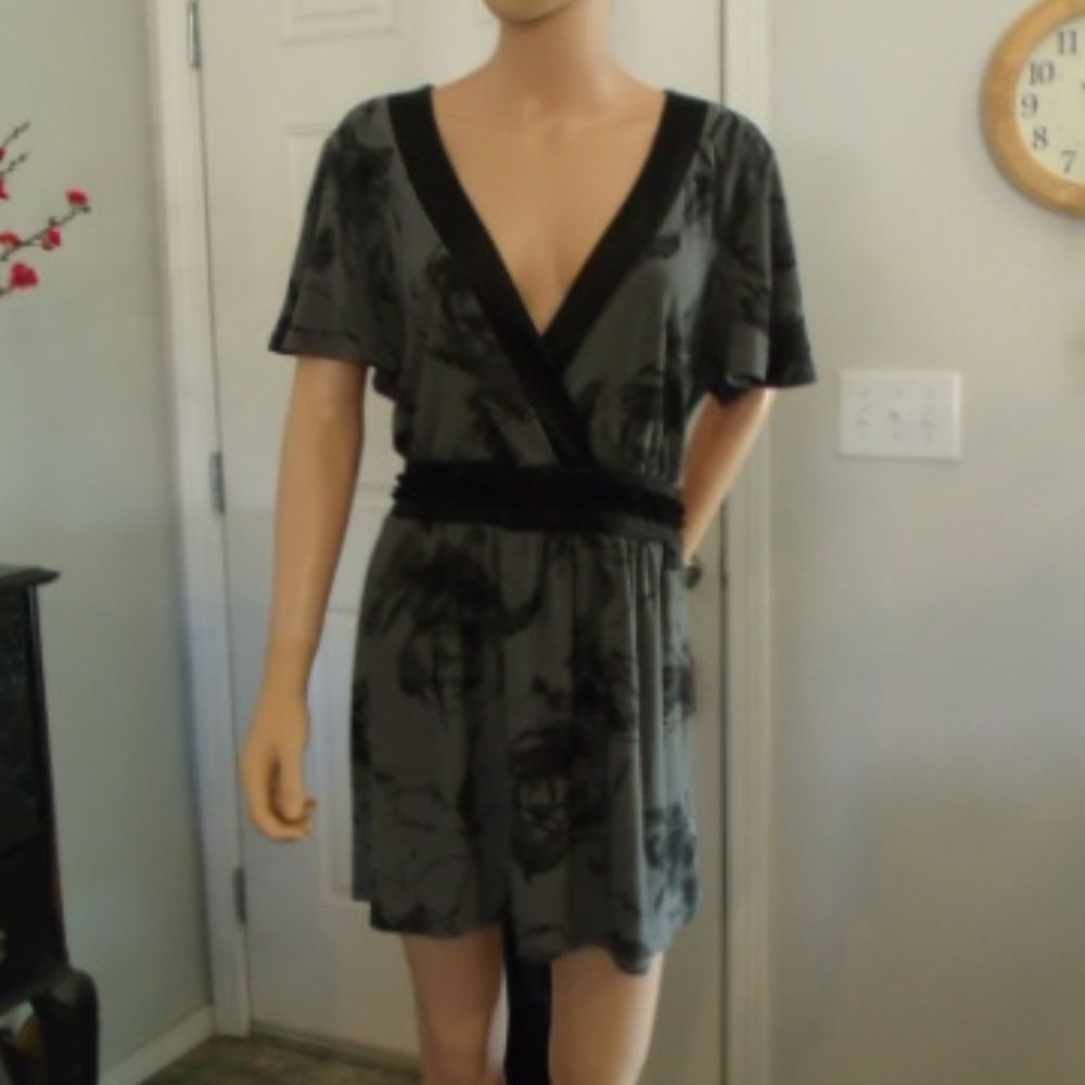 Daisy Fuentes 2X Grey & Black Blouse